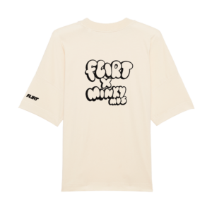 Unisex Minky Mus x FLIRT taske lavet af økologisk bomuld, er PETA vegan approved og GOTS certificeret. Findes i beige, som en minimalistisk dansk oversized streetwear t-shirt til kvinder og mænd.